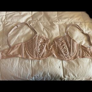 Victoria’s Secret lace pink bra